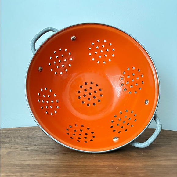 Bright Orange Kitchen Colander - Picture 1 of 14